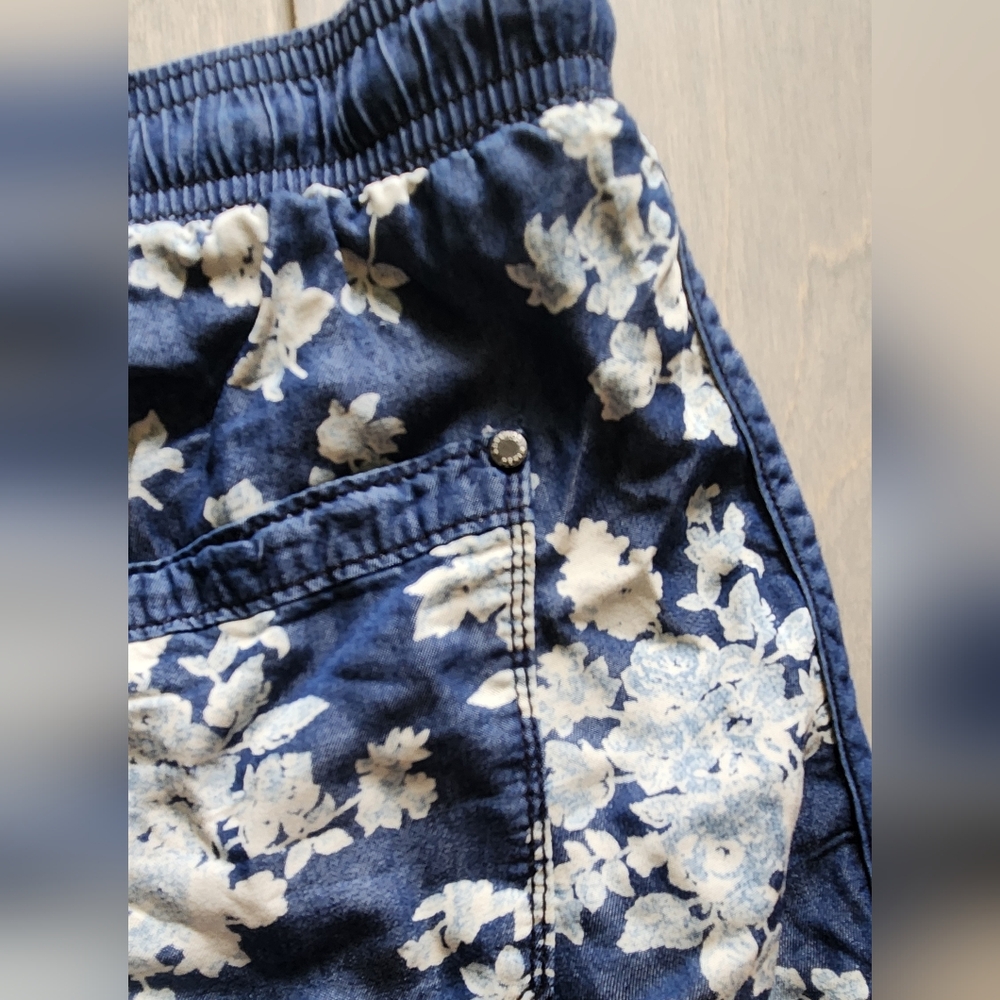 Design Lab Lord And Taylor Floral Shorts Size Small - Picture 3 of 6